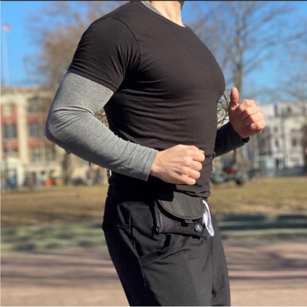 Buddy Pouch Black Magenetic Pantline Wallet- for
Activewear/ Yoga Pants Running